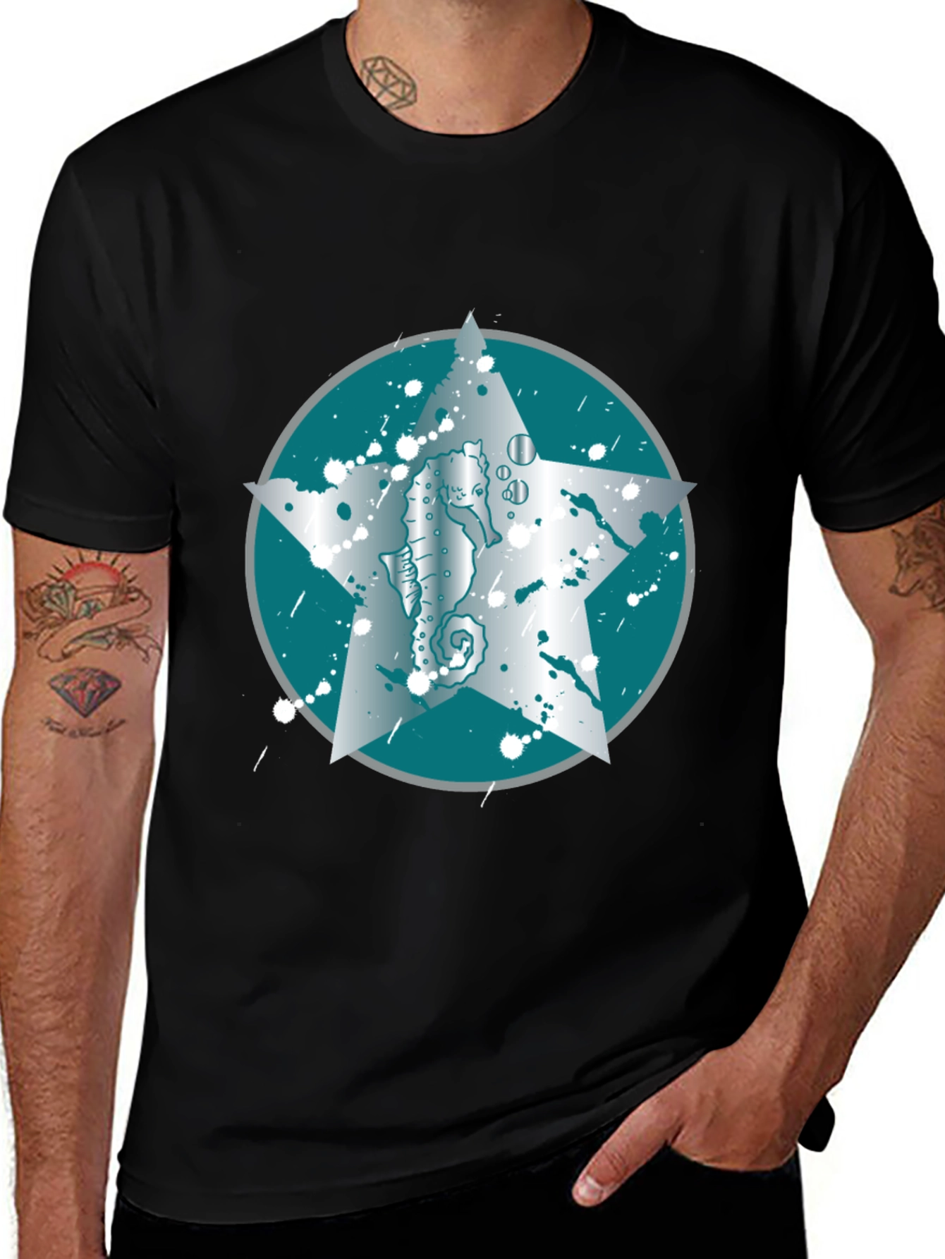 Seahorse Star Graphic Tee - Black